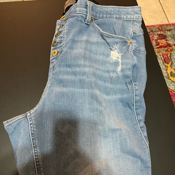 Torrid Light Blue Distressed bombshell skinny jeans - Picture 3 of 9